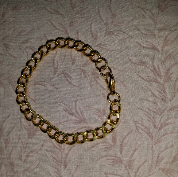 🌷4/$20 18 K Gold Plated Cuban Link Bracelet - Picture 4 of 5